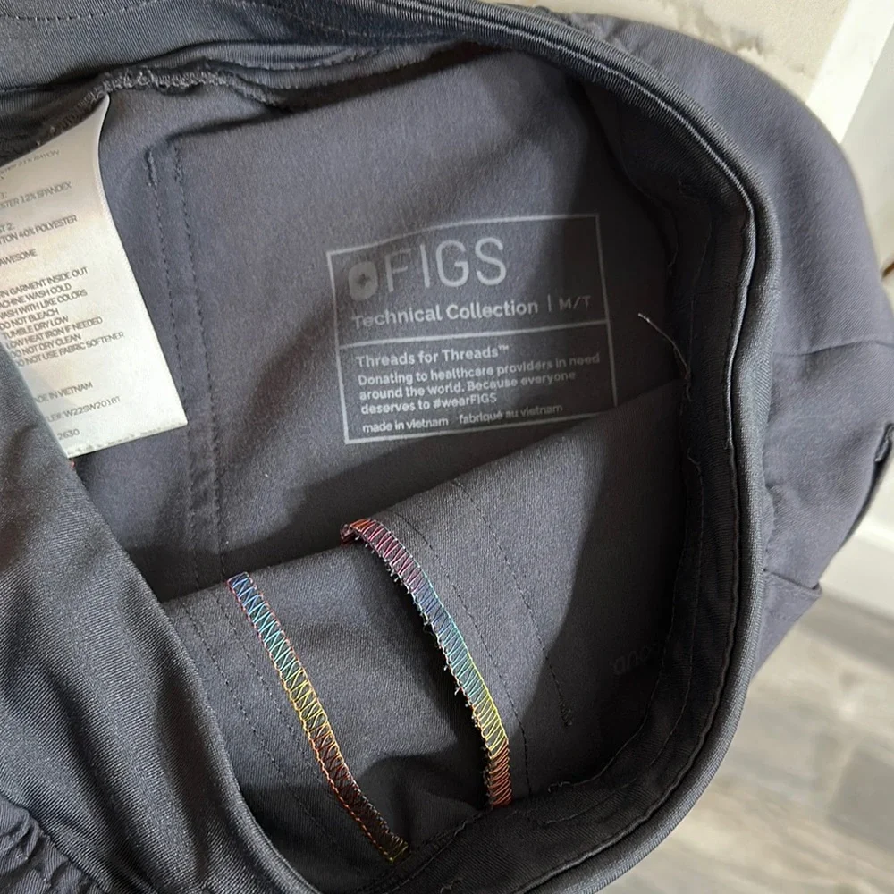 FIGS Charcoal Pride Zamola Tall Jogger Scrub Pants - Picture 5 of 5